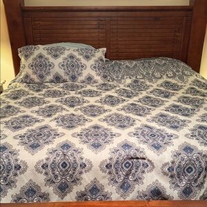 Modern Southern Home Blue and White Paisley Comforter with shams
